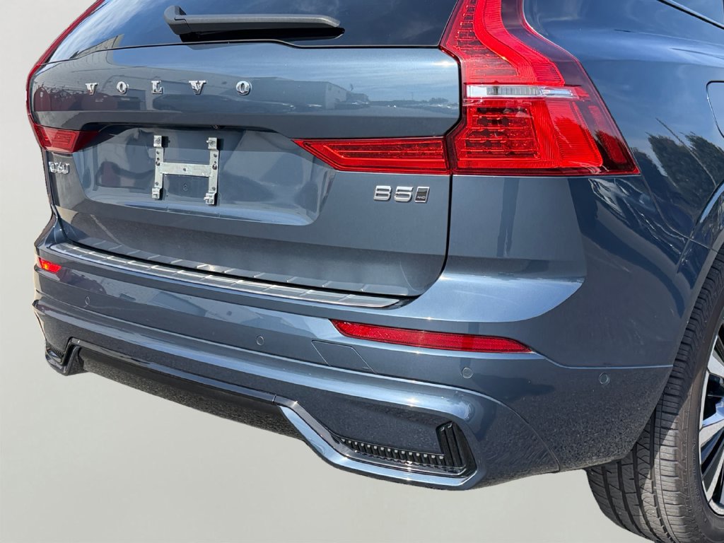 Certified 2024 Volvo XC60 B5 Ultimate w/ Protection Package Premier AWD/4WD image 10