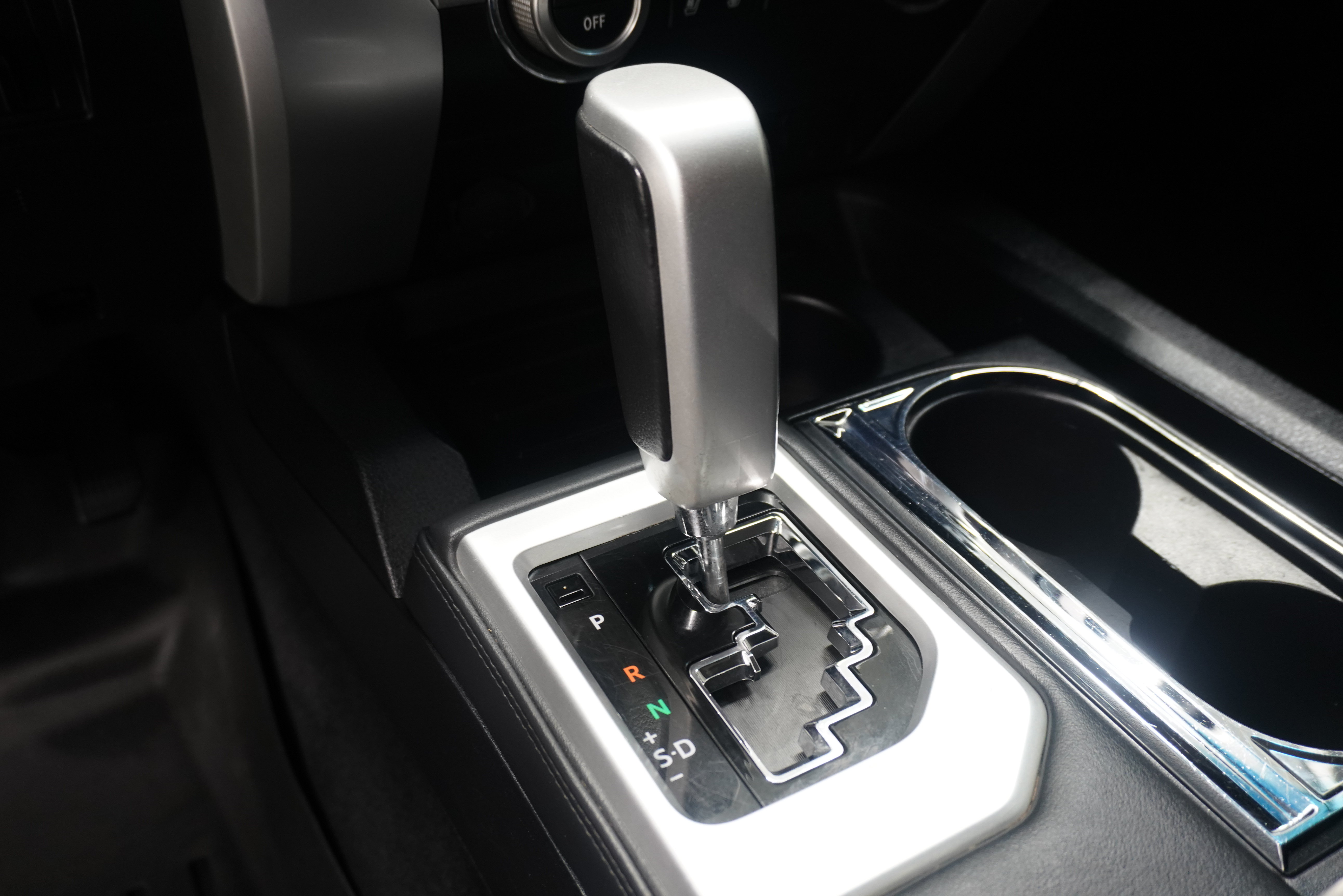 Used 2017 Toyota Tundra Platinum RWD image 21