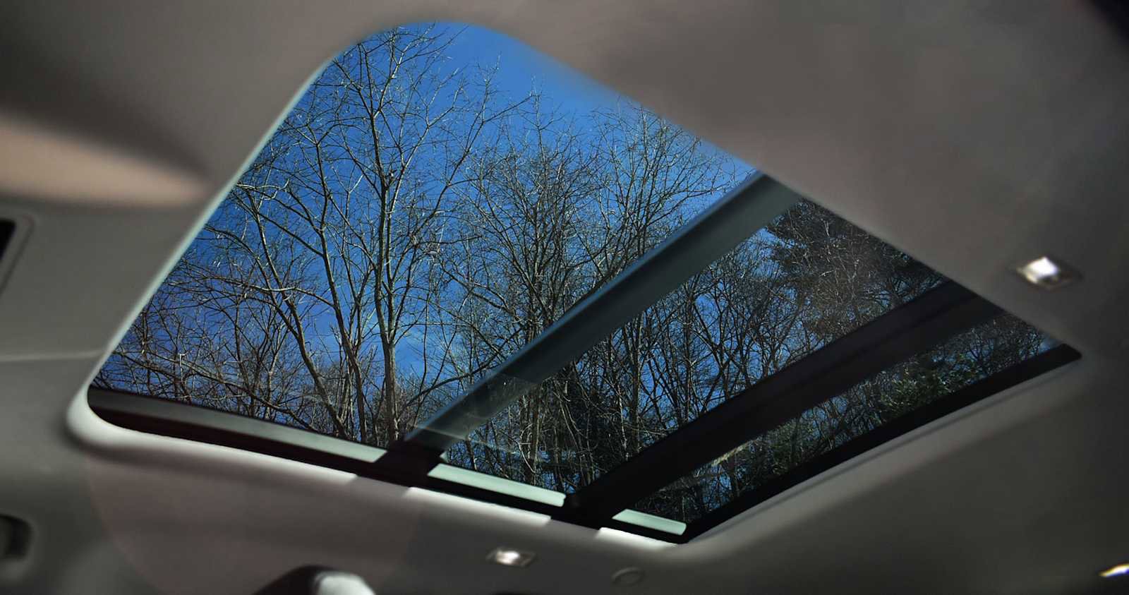 Used 2024 Land Rover Defender 110 S image 12