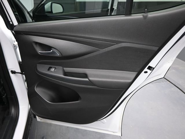 Used 2025 Buick Envista Preferred image 23