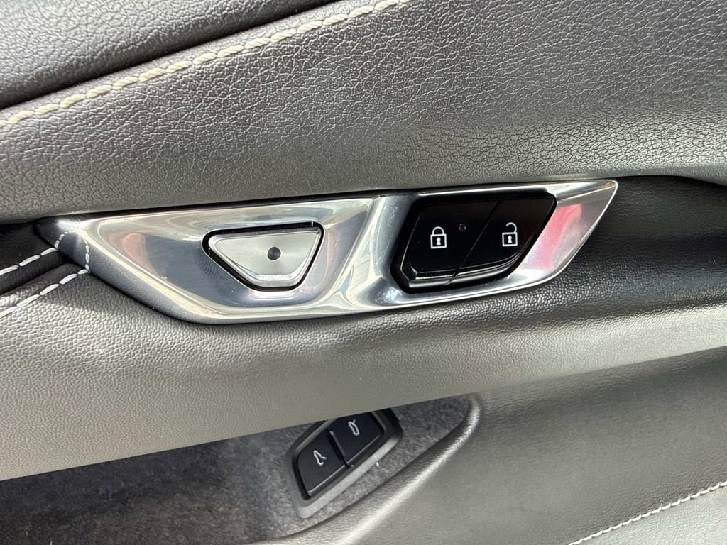 Used 2023 Chevrolet Corvette Stingray Coupe w/ 1LT image 19