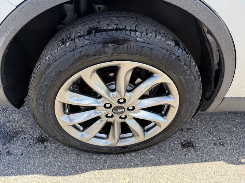 Used 2021 Lincoln Corsair AWD w/ Premium Package image 16
