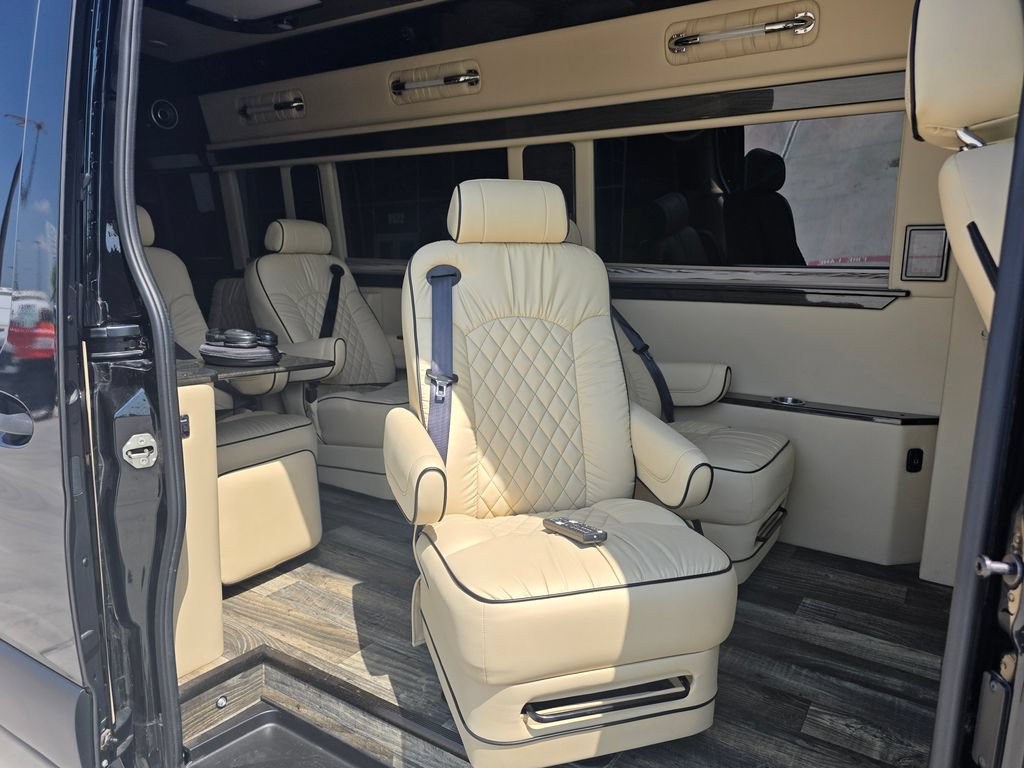 Used 2020 Mercedes-Benz Sprinter 3500 image 17