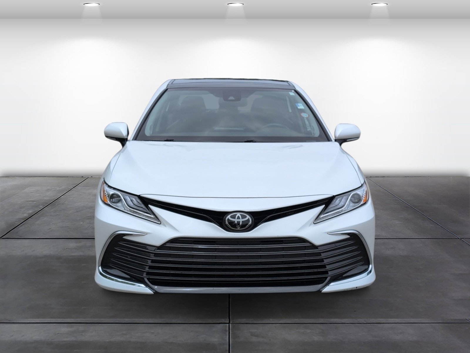 Used 2024 Toyota Camry XLE FWD image 6