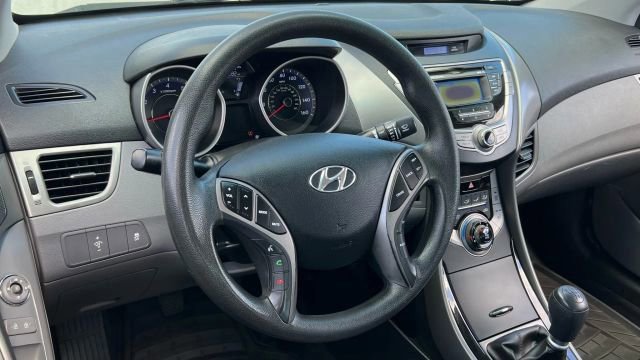 Used 2013 Hyundai Elantra image 71