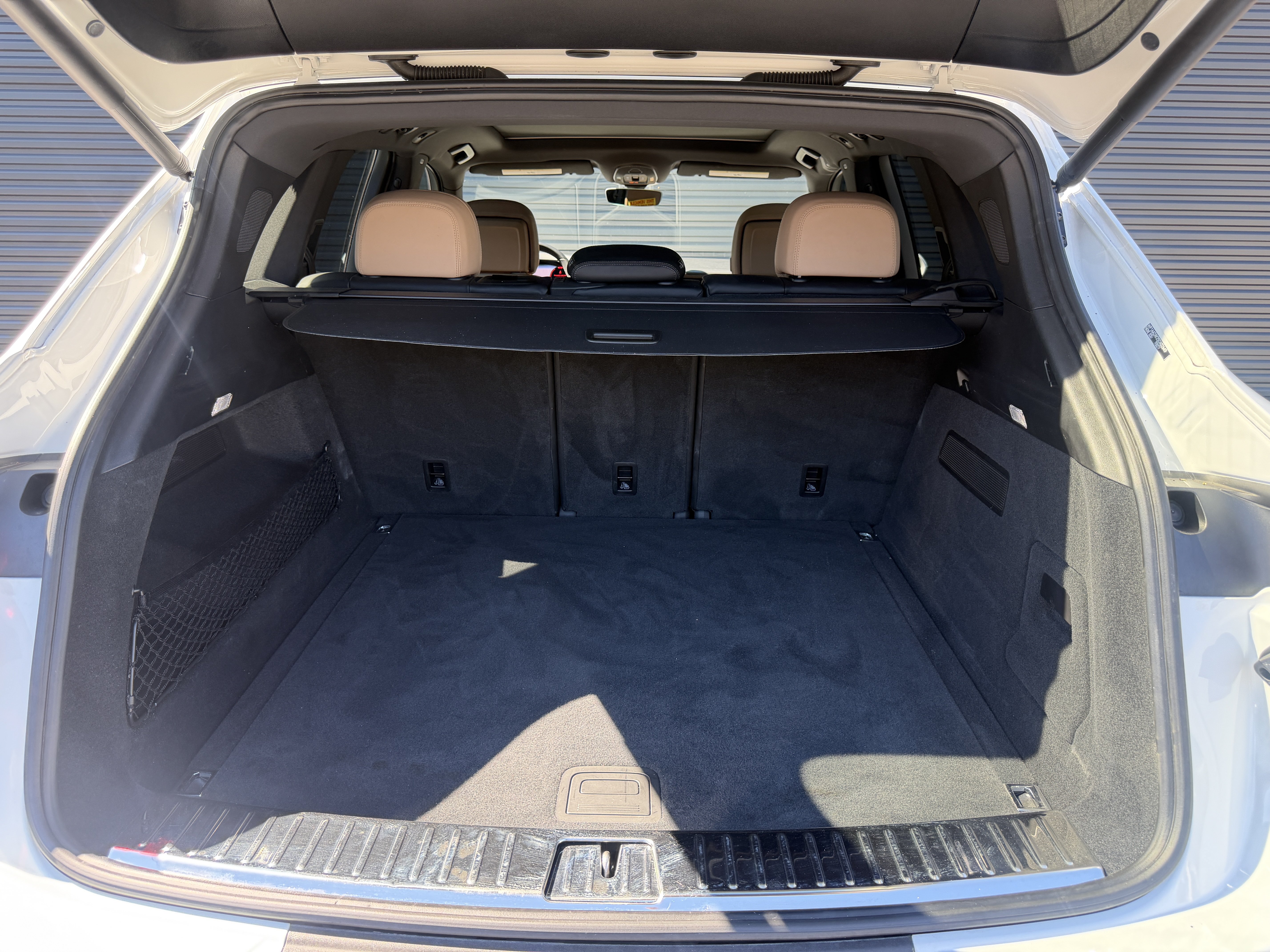 Certified 2025 Porsche Cayenne AWD/4WD image 26