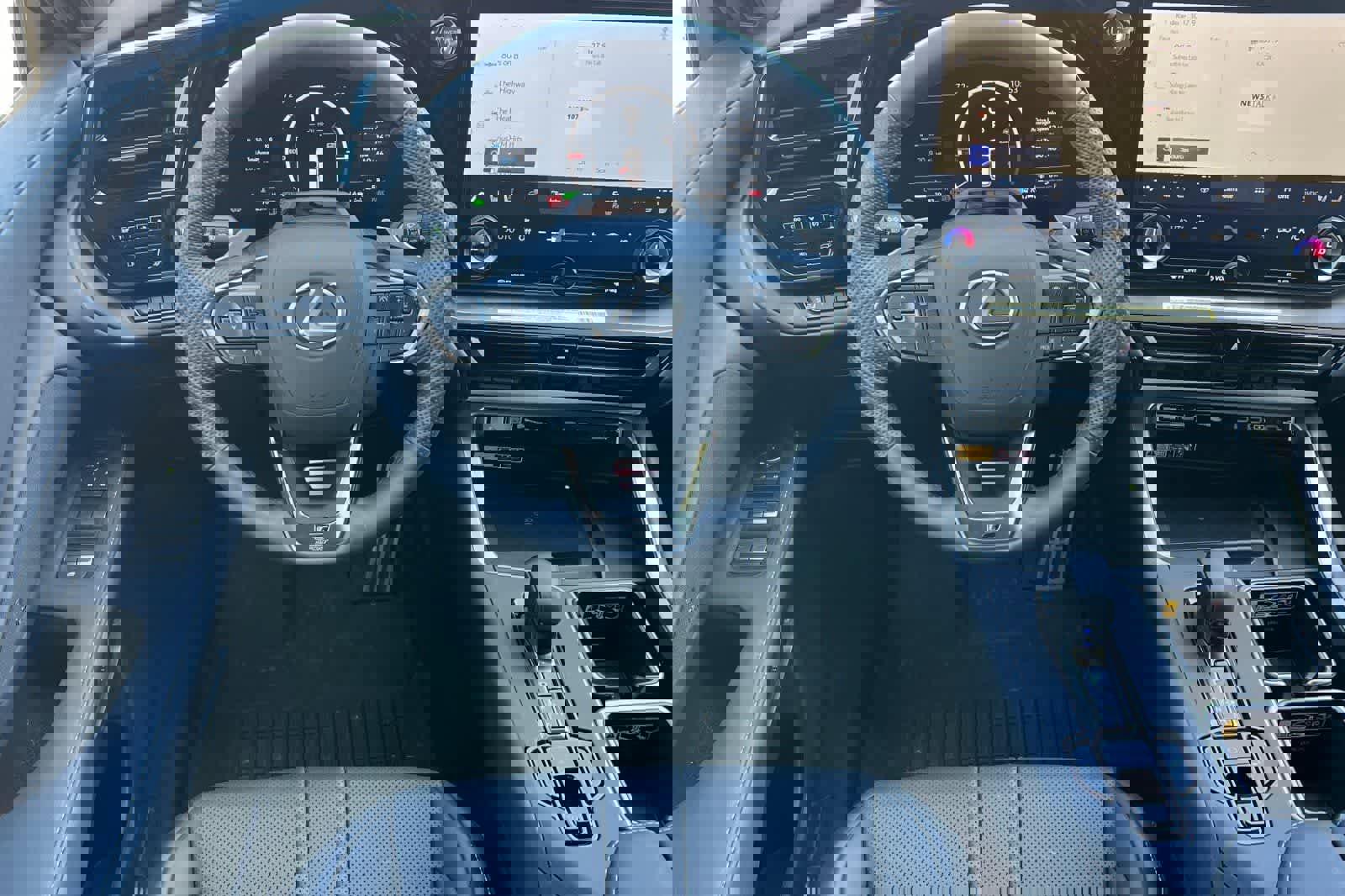 Used 2026 Lexus TX 500h AWD w/ Technology Package image 16