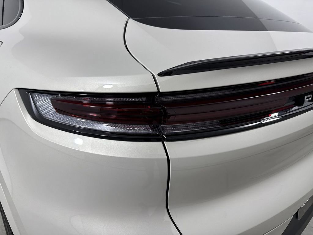New 2026 Porsche Cayenne image 18