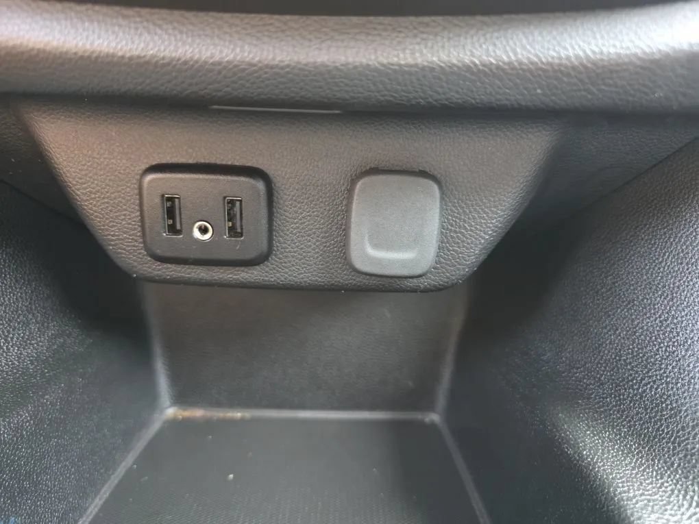 Used 2019 Chevrolet Traverse LT w/ LT Premium Package AWD/4WD image 32