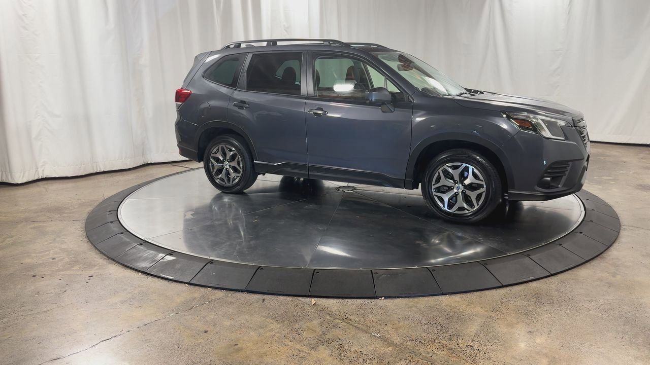 Used 2023 Subaru Forester Premium image 3
