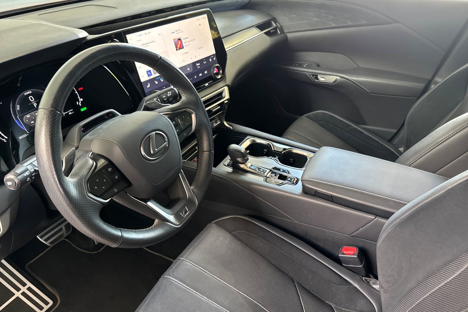 Certified 2023 Lexus RX 500h F Sport w/ Accessory Package (Z1) AWD/4WD image 11
