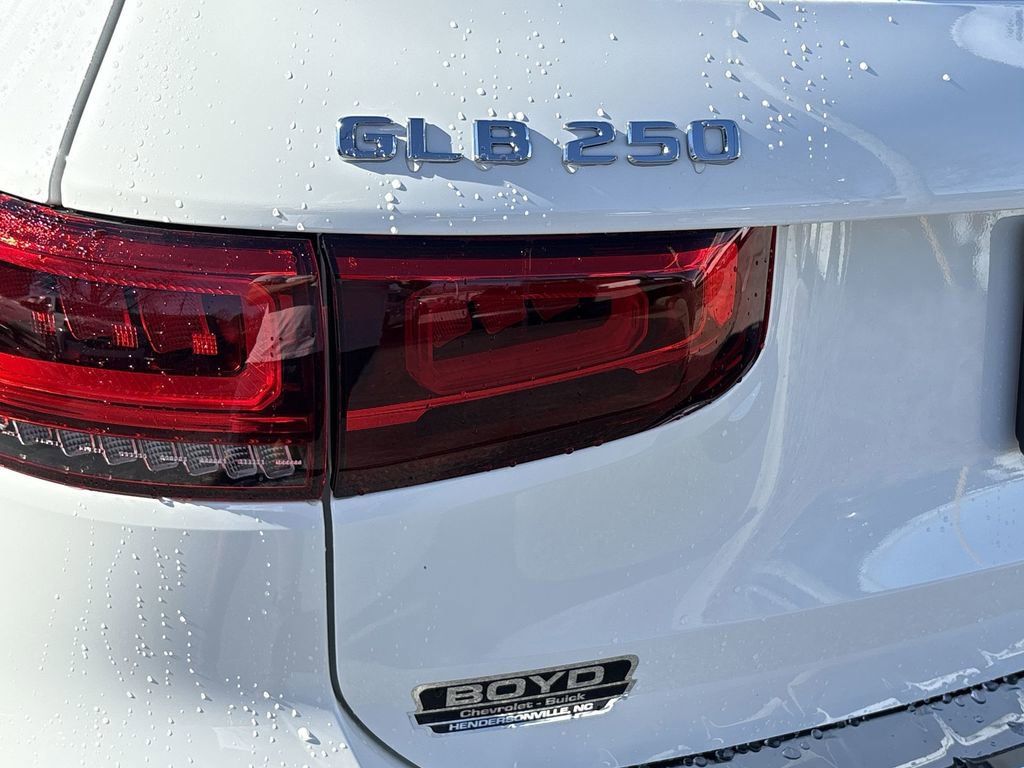 Used 2021 Mercedes-Benz GLB 250 w/ Premium Package image 31