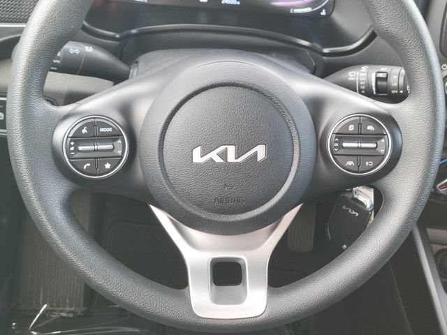 Certified 2025 Kia Soul LX w/ LX Technology Package FWD image 13