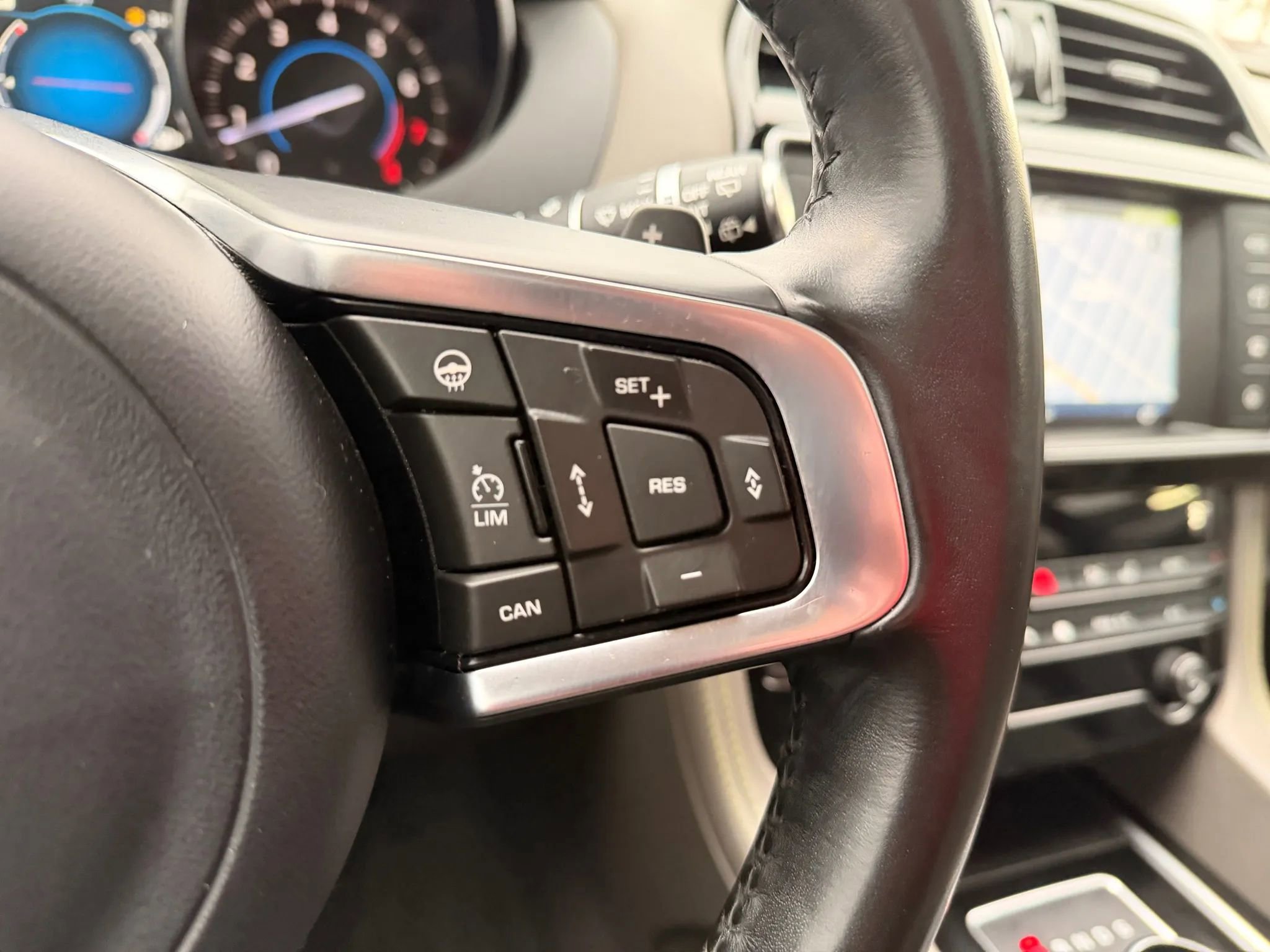 Used 2017 Jaguar F-PACE R-Sport image 37