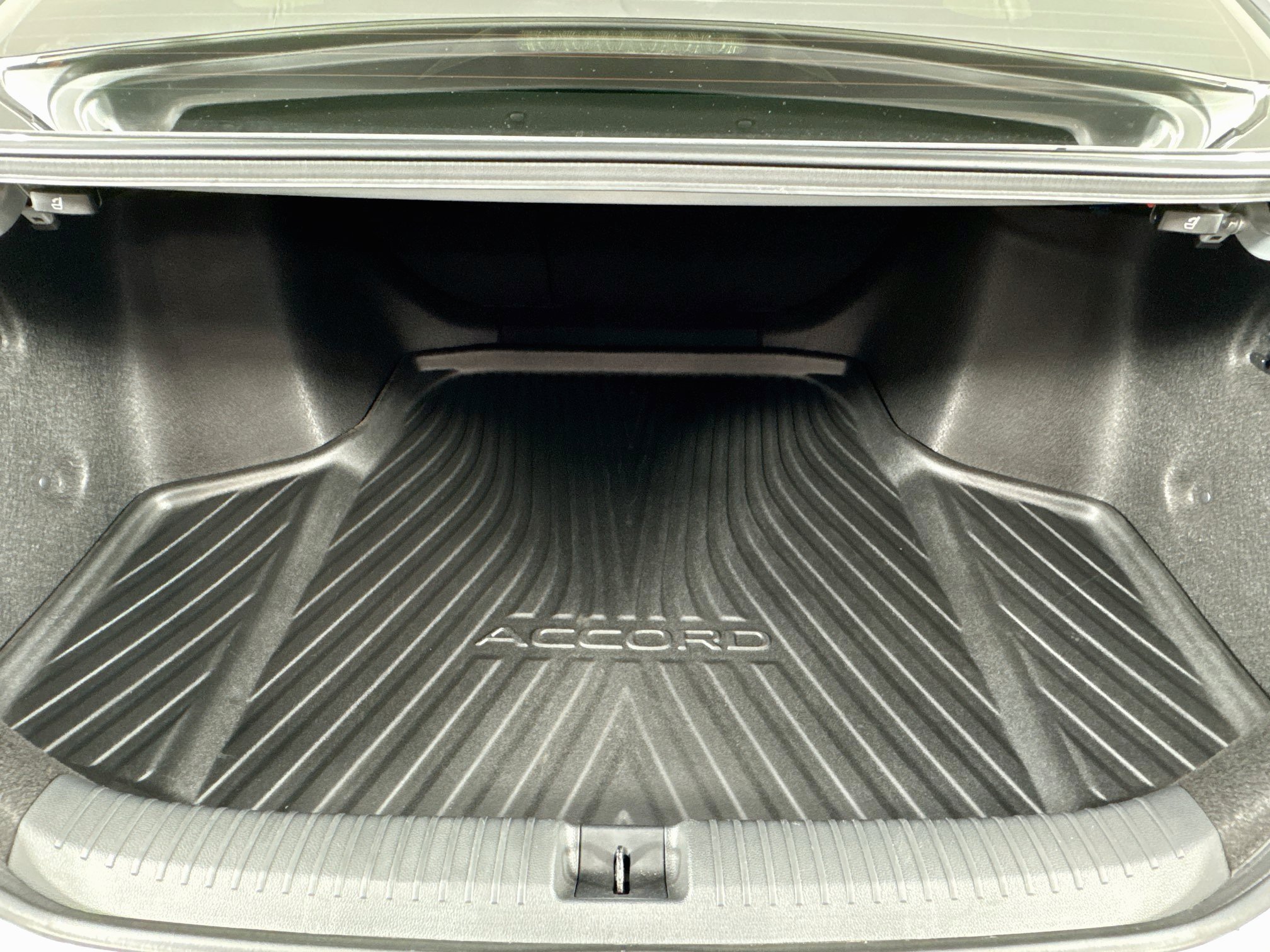 Certified 2024 Honda Accord EX image 25