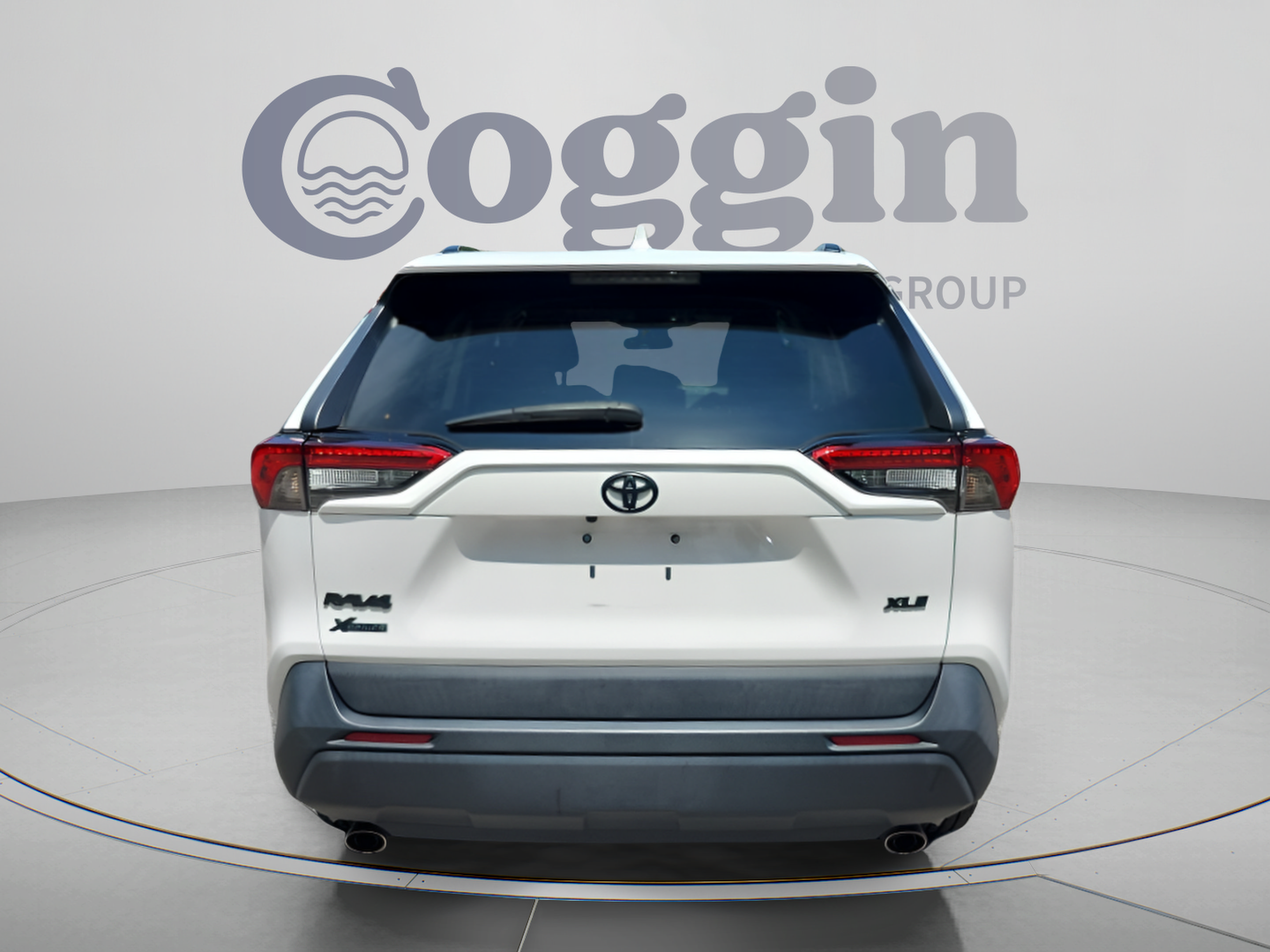 Used 2021 Toyota RAV4 XLE FWD image 4
