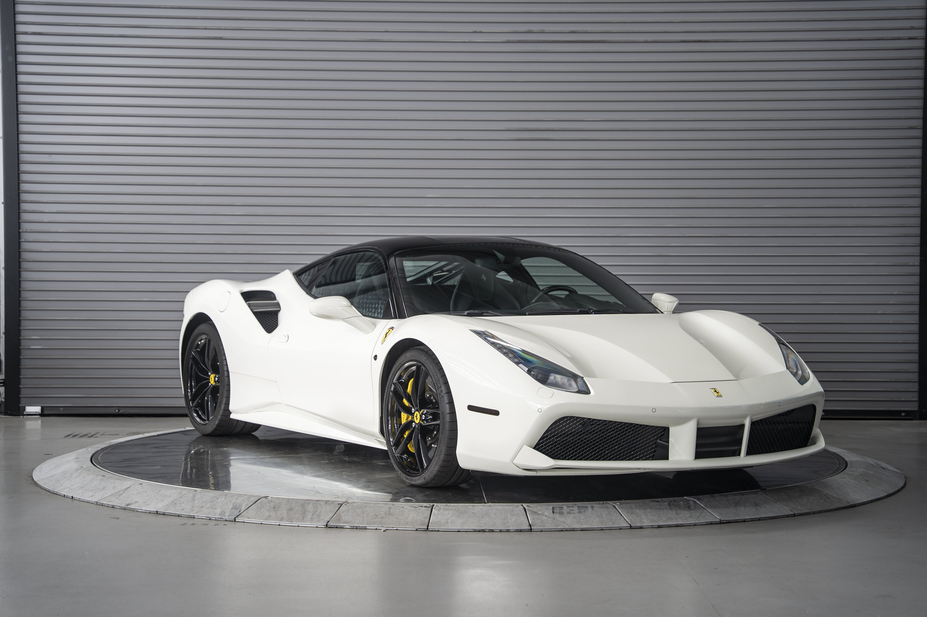 Used 2018 Ferrari 488 GTB RWD image 7