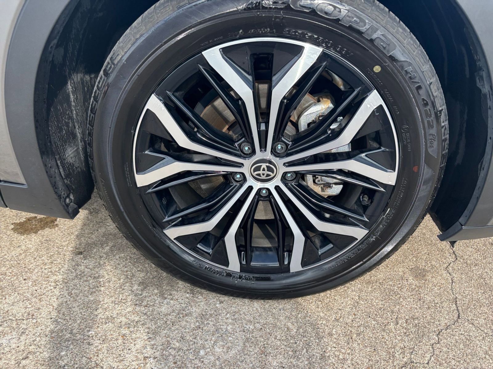 Used 2025 Toyota Crown XLE AWD/4WD image 66