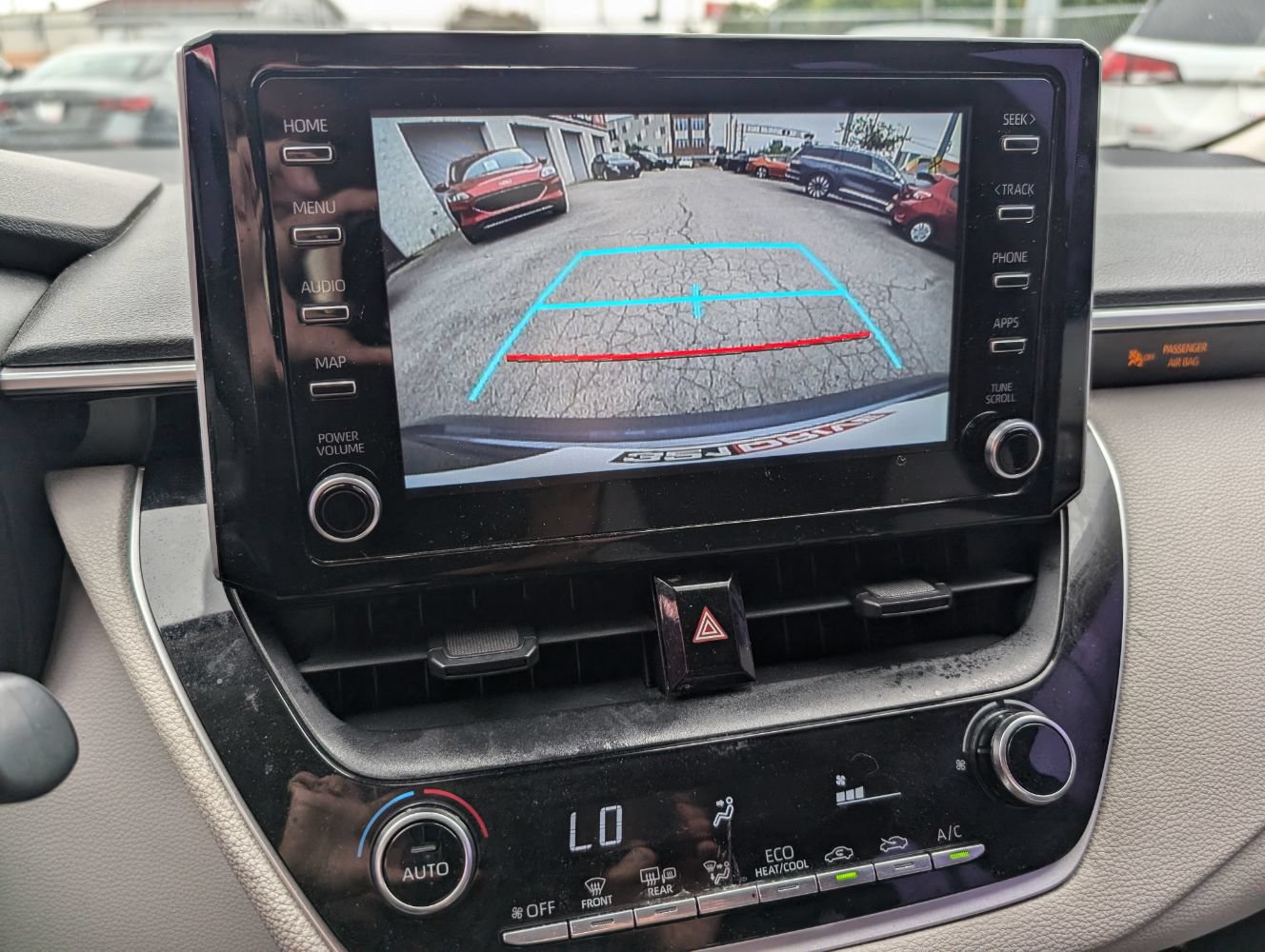 Used 2020 Toyota Corolla LE FWD image 23