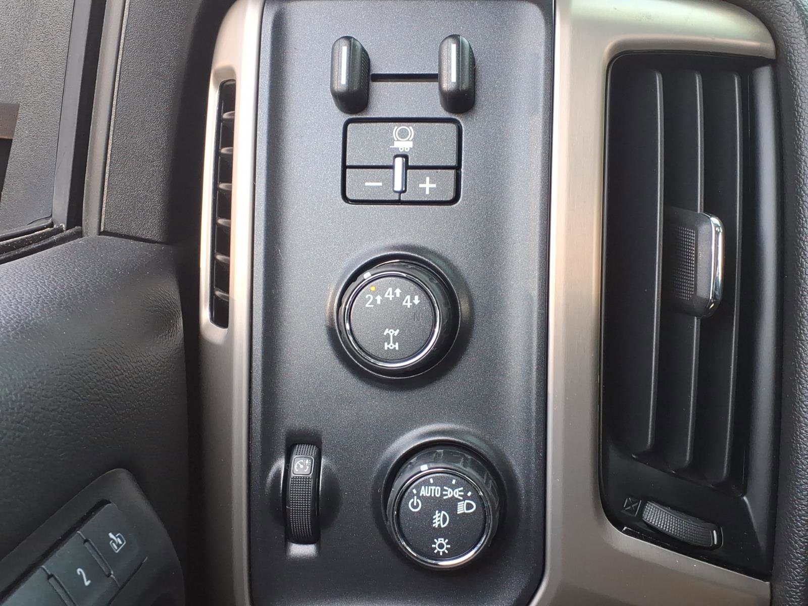 Used 2018 GMC Sierra 3500 Denali w/ Duramax Plus Package AWD/4WD image 28