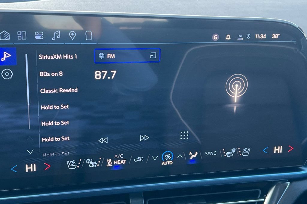 New 2026 Chevrolet Equinox EV LT w/ Convenience Package II FWD image 15