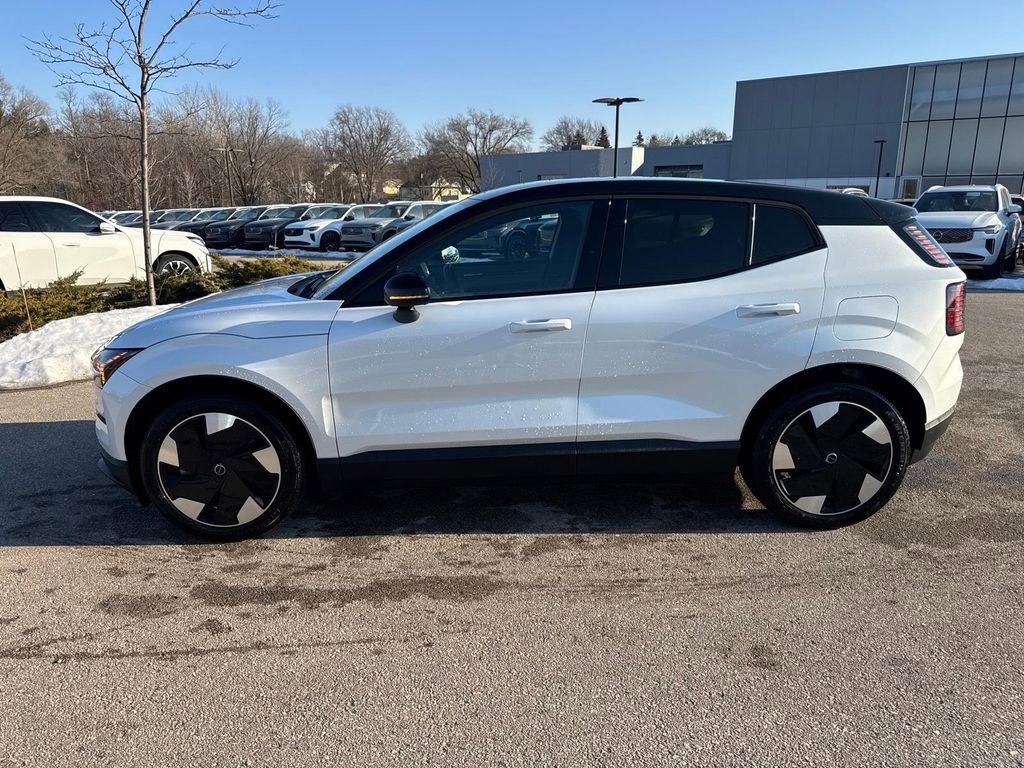 Certified 2025 Volvo EX30 Plus w/ Protection Package Premier image 2