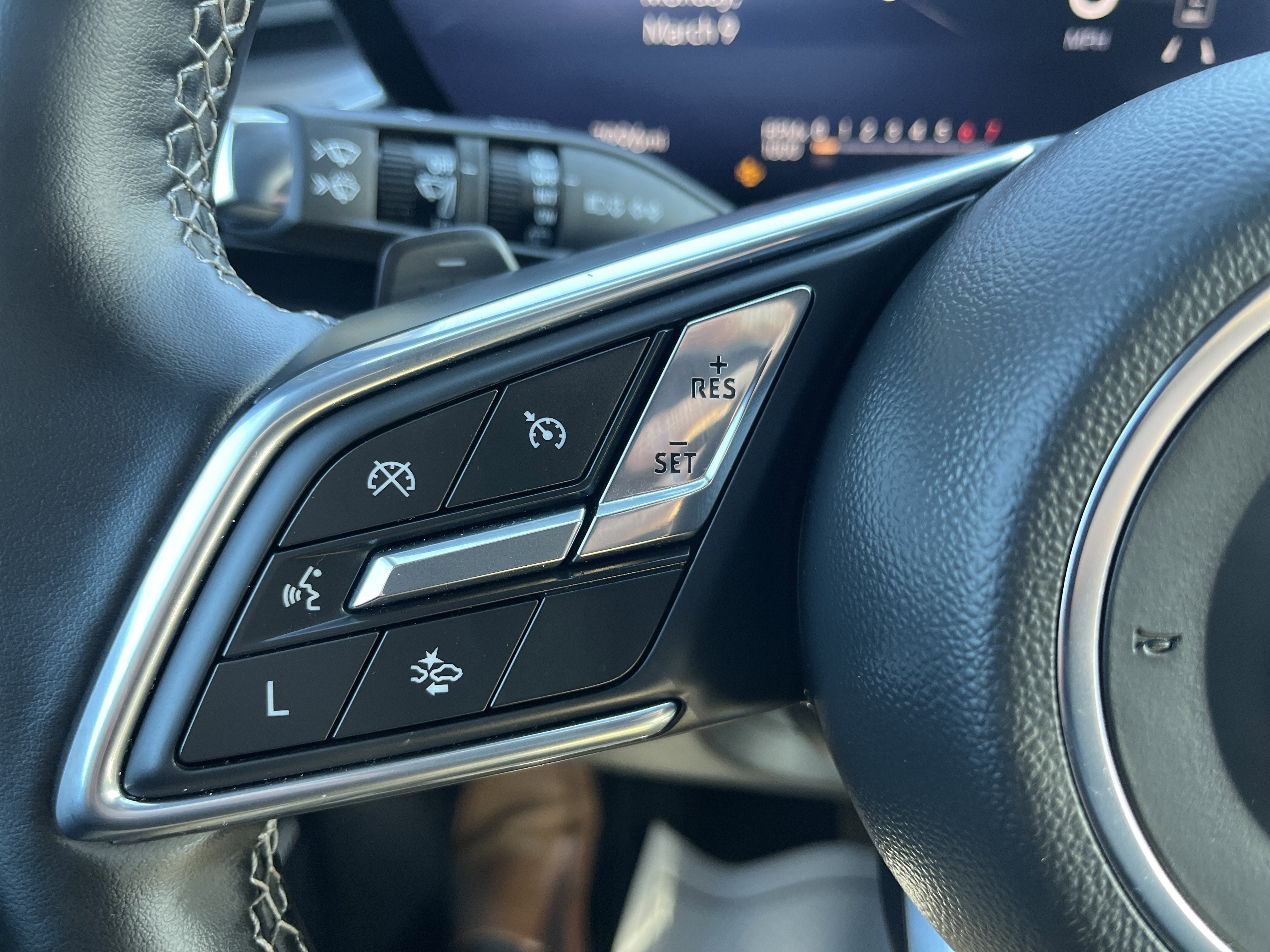 Used 2025 Buick Enclave Sport Touring w/ LPO, Floor Liner Package image 23