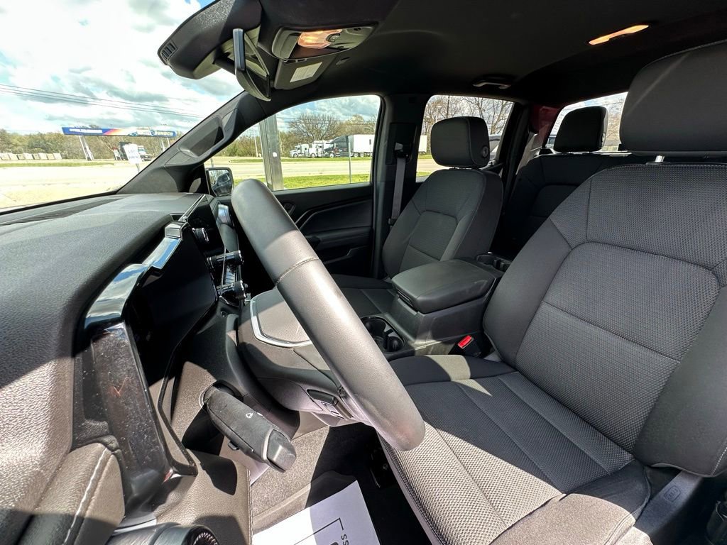 Used 2024 Chevrolet Colorado LT w/ LT Convenience Package II RWD image 19
