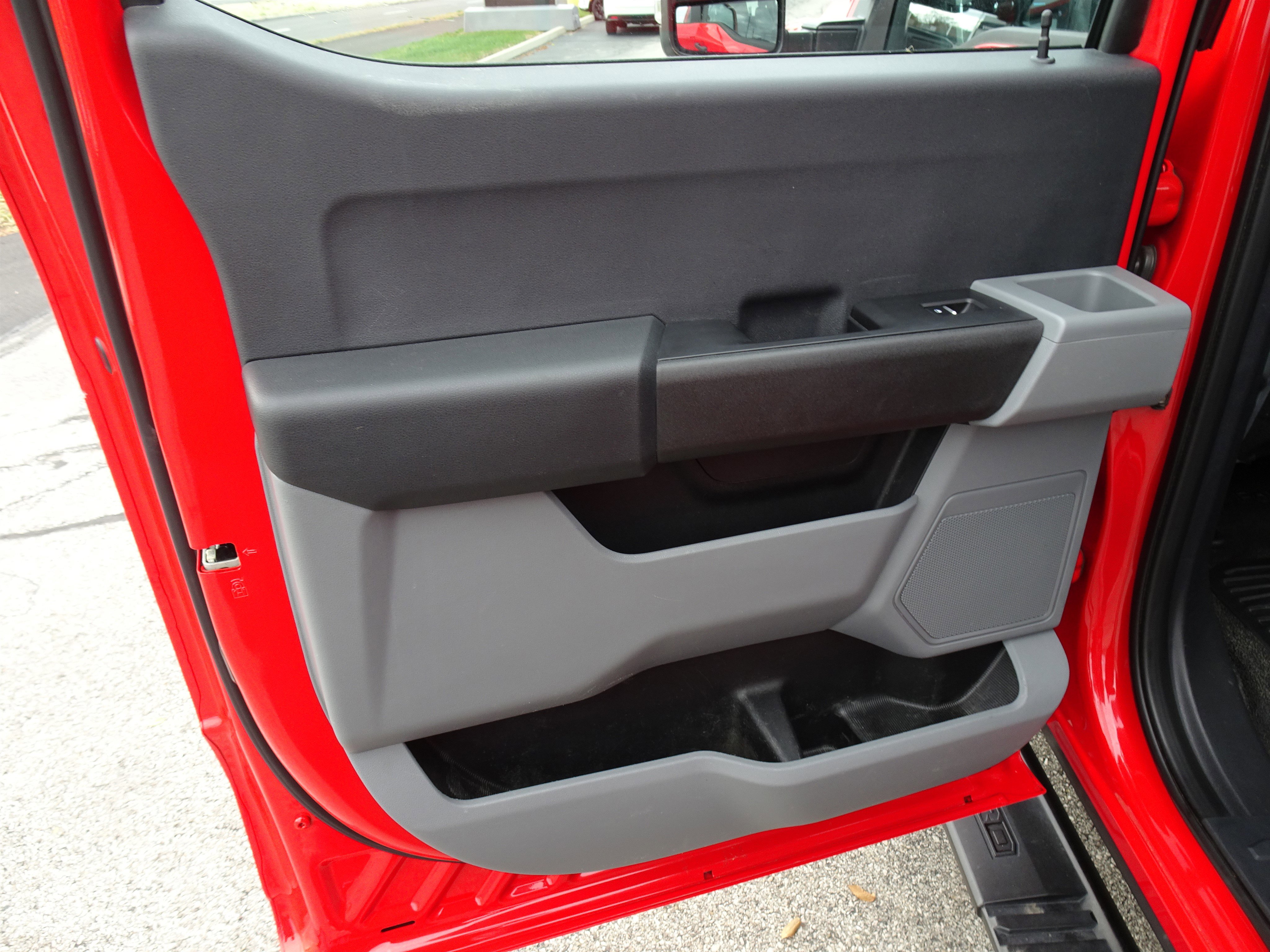 Used 2024 Ford F350 XL w/ Snow Plow Prep Package image 17