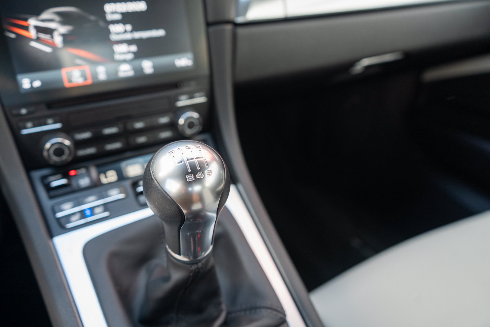 Used 2024 Porsche 718 Cayman RWD image 31