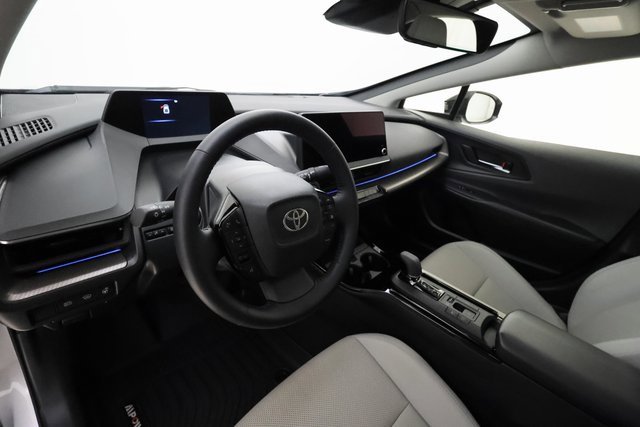 Used 2024 Toyota Prius XLE image 10