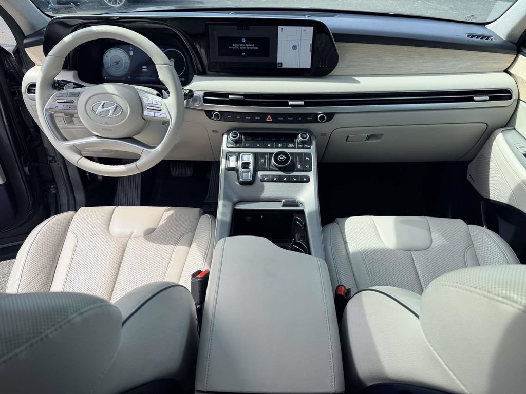 Used 2024 Hyundai Palisade Limited FWD image 17
