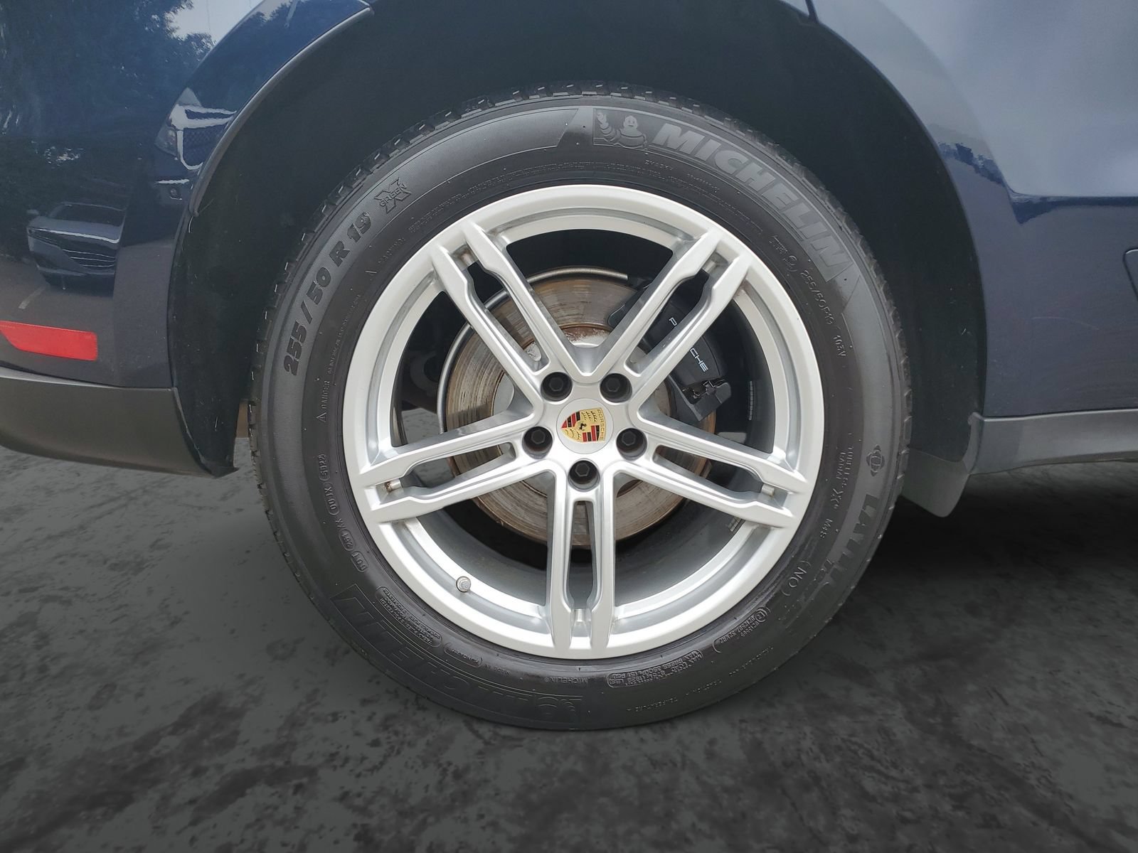 Used 2023 Porsche Macan AWD/4WD image 5