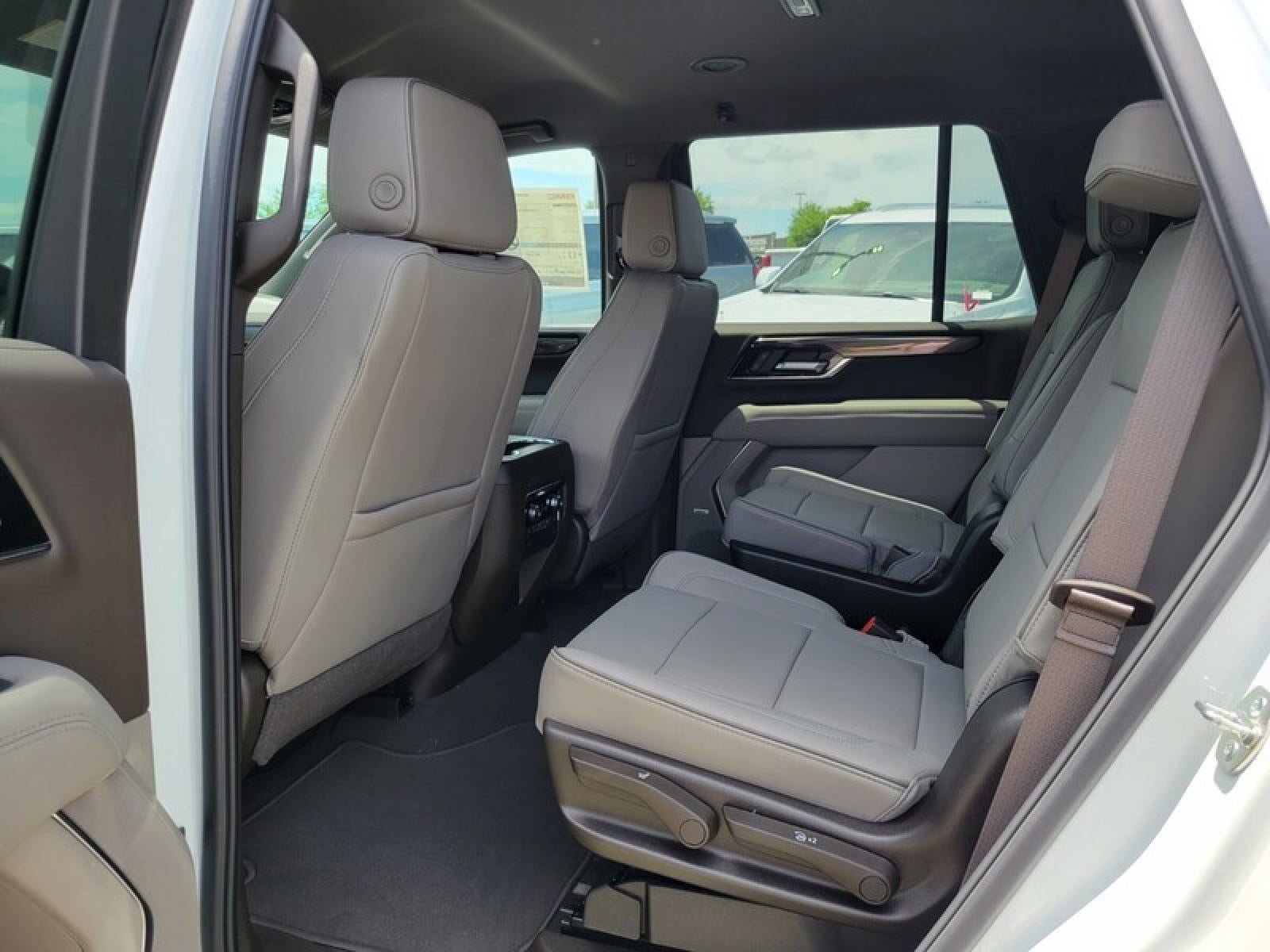 New 2026 GMC Yukon Elevation RWD image 24