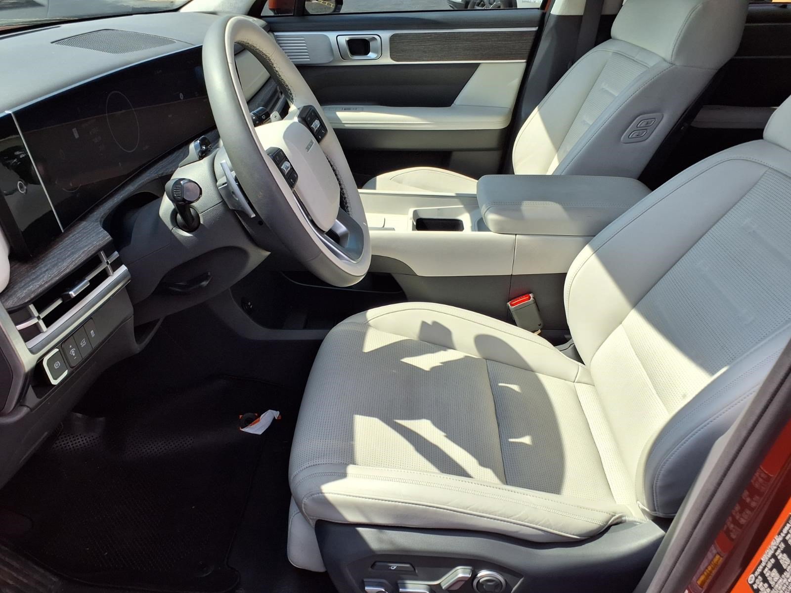 Used 2025 Hyundai Santa Fe Calligraphy FWD image 14