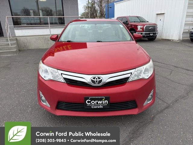 Used 2014 Toyota Camry XLE w/ Leather Package FWD image 2