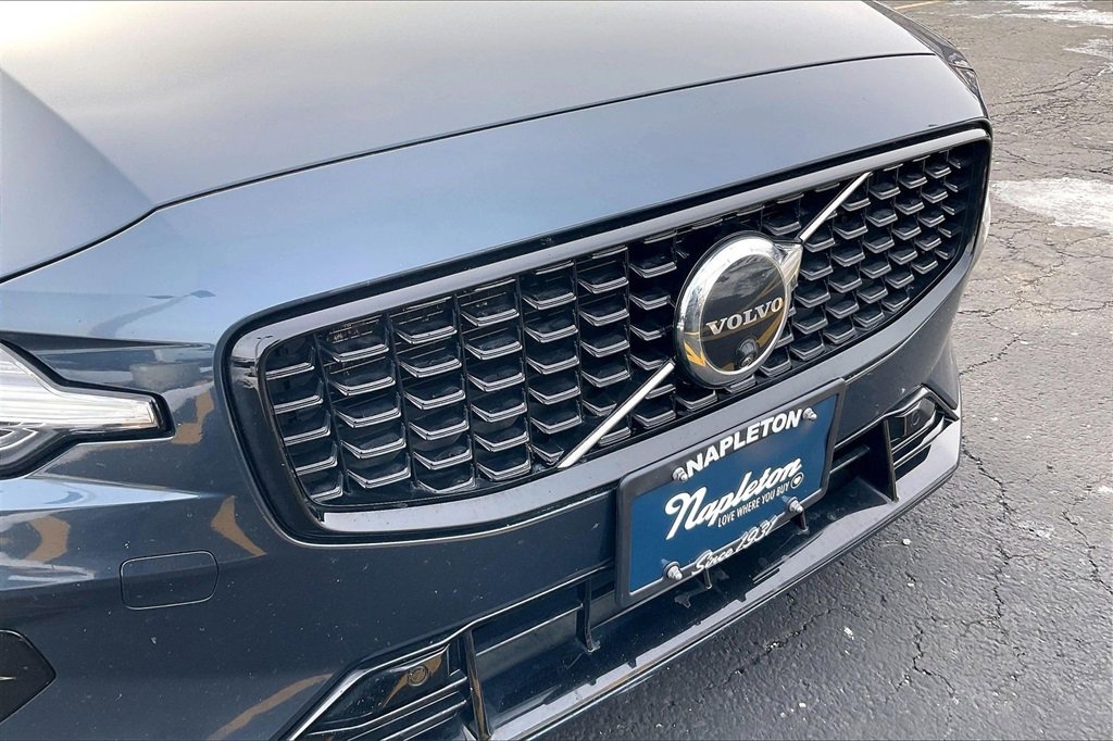 Used 2024 Volvo S60 B5 Plus image 29