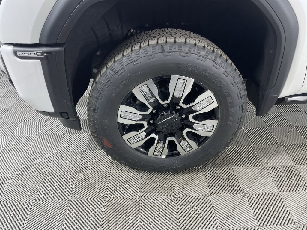 New 2025 GMC Sierra 2500 Denali w/ Denali Reserve Package image 34