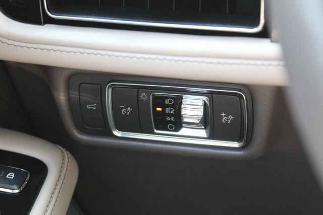 Used 2022 Lincoln Aviator Reserve w/ Equipment Group 201A AWD/4WD image 22