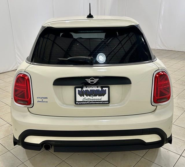 Used 2022 MINI Cooper 4-Door Hardtop FWD image 4