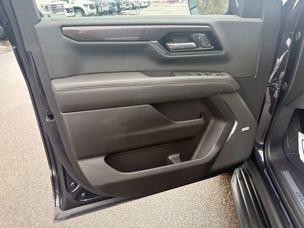New 2026 GMC Yukon XL Elevation image 13