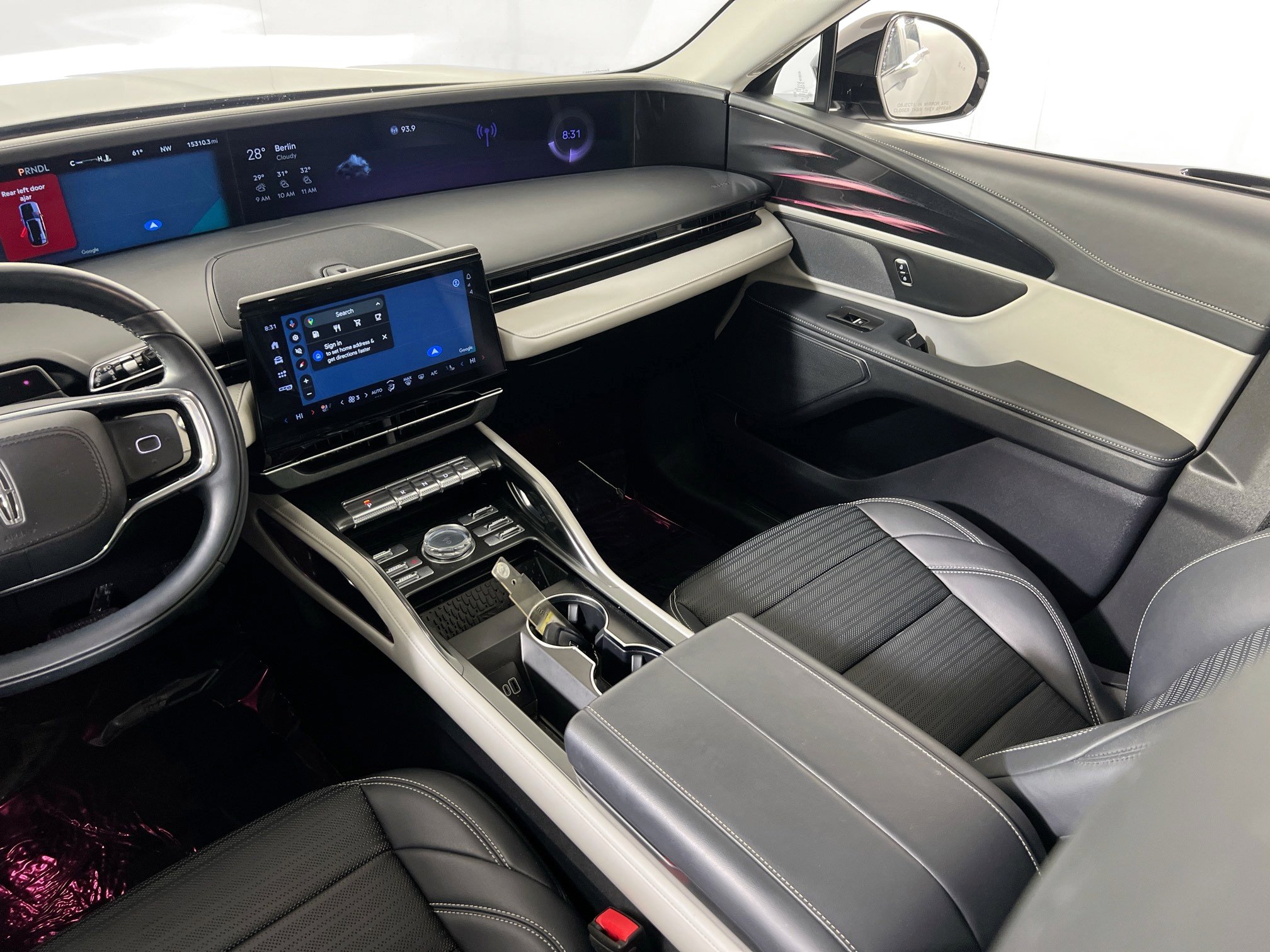 Used 2024 Lincoln Nautilus Reserve image 23