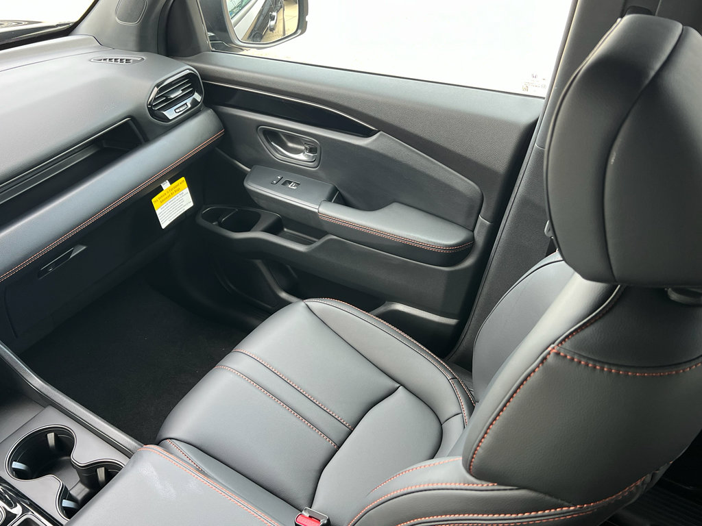 New 2025 Honda Pilot TrailSport image 16
