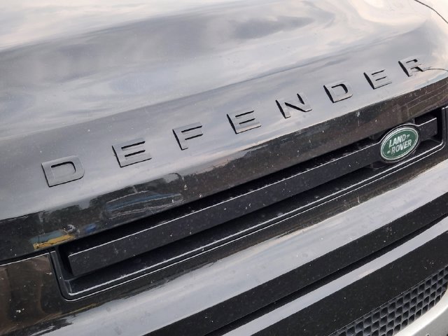 Used 2023 Land Rover Defender 130 SE AWD/4WD image 5