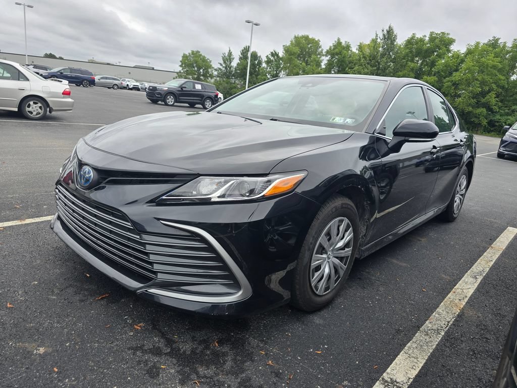 Used 2023 Toyota Camry LE FWD image 4