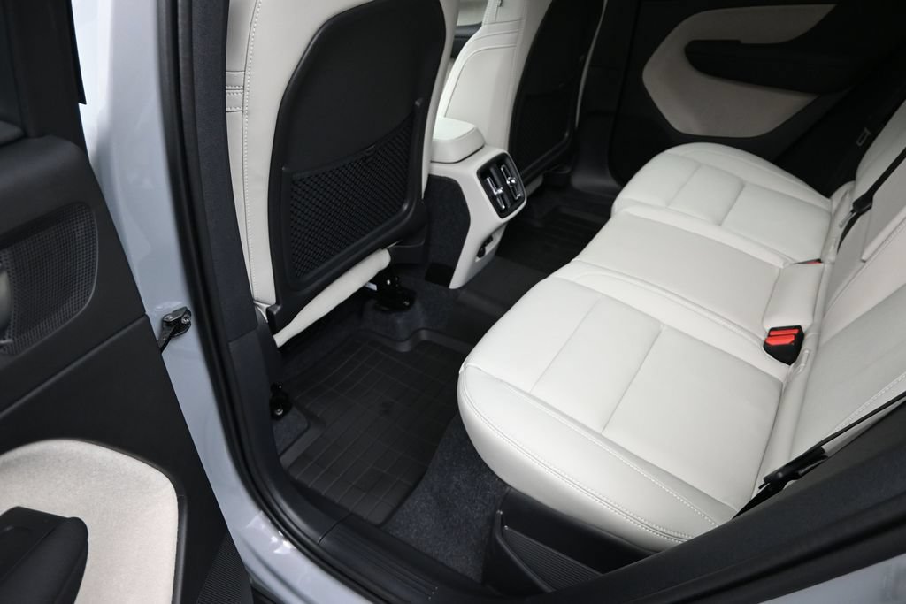 New 2026 Volvo XC40 B5 Plus w/ Protection Package Premier AWD/4WD image 12