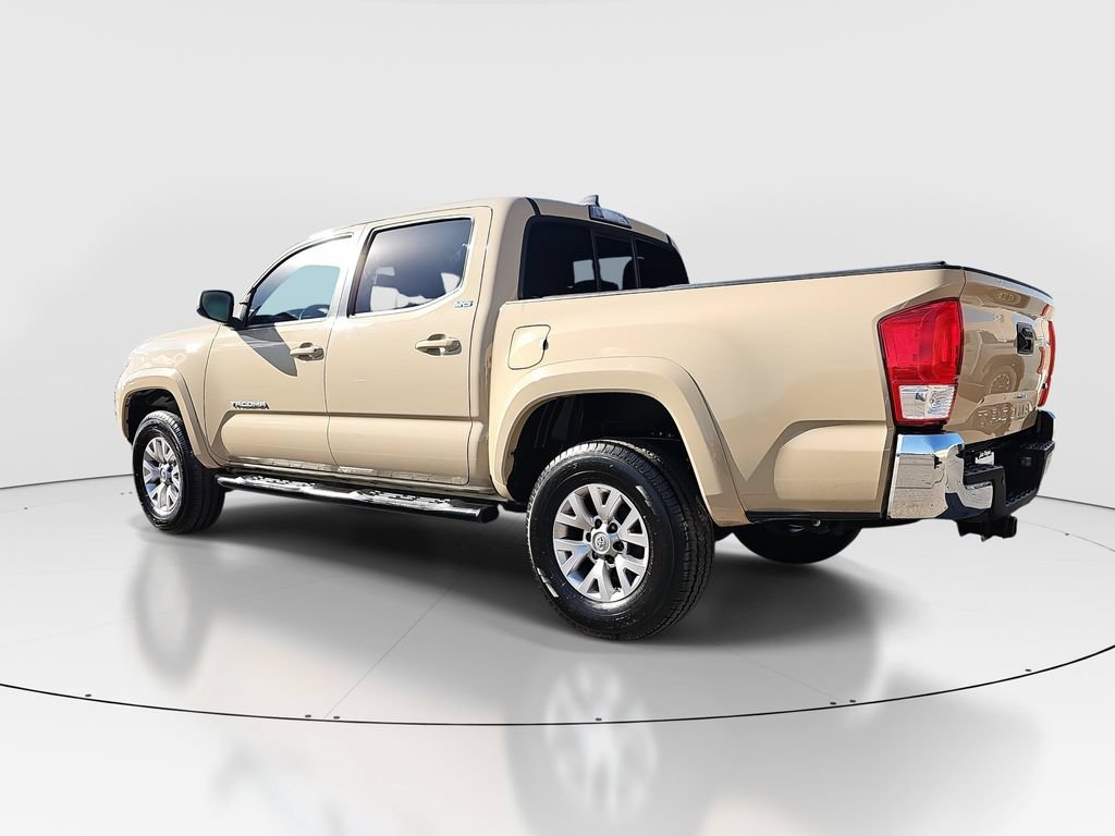 Used 2017 Toyota Tacoma SR5 w/ Tow Package RWD image 7