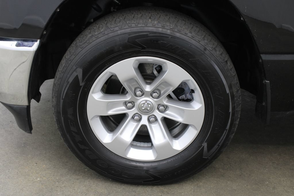 Used 2024 RAM 1500 Laramie AWD/4WD image 30