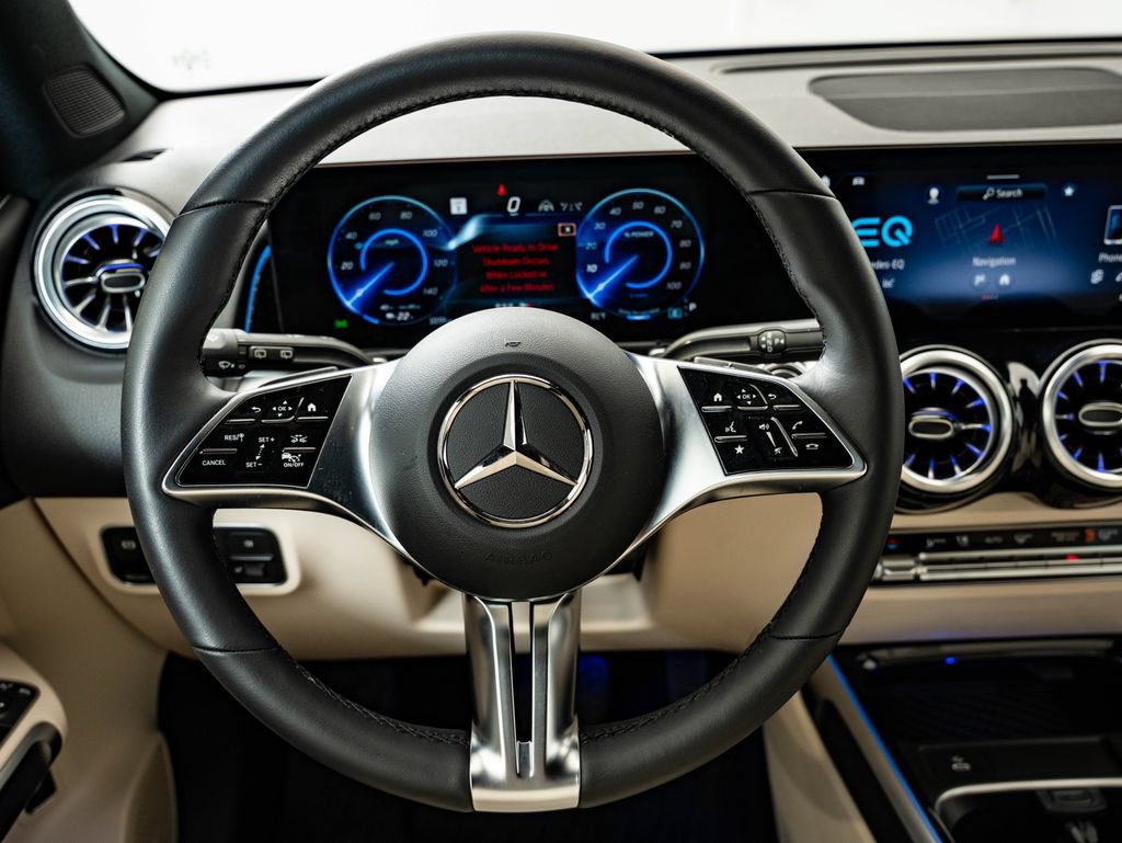 Used 2024 Mercedes-Benz EQB 300 4MATIC image 39