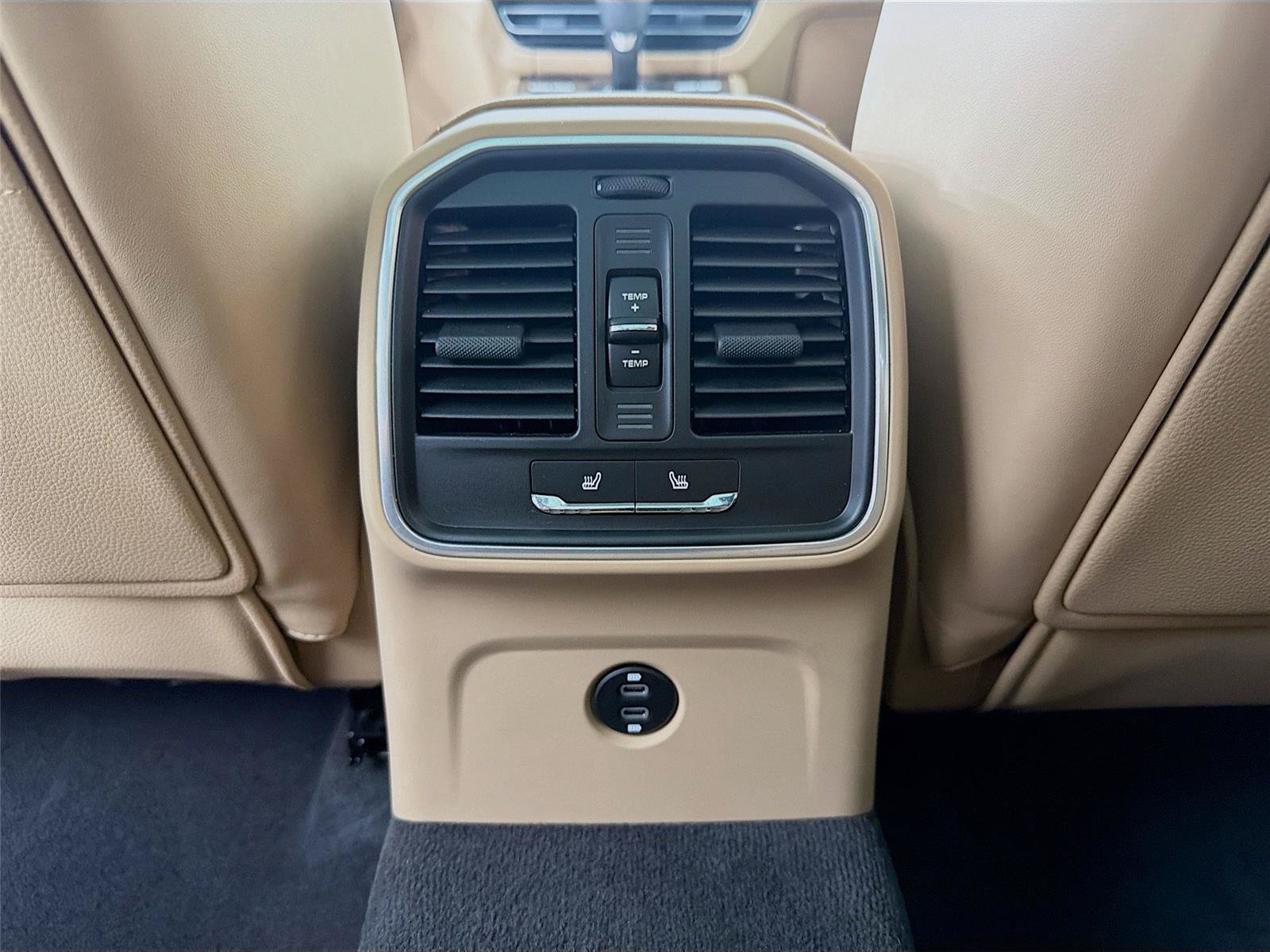 Certified 2026 Porsche Macan Turbo AWD/4WD image 22
